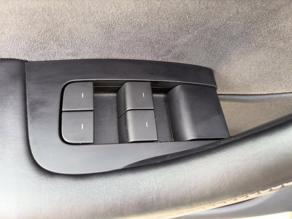 Used 2022 Tesla Model Y Long Range AWD/4WD image 28