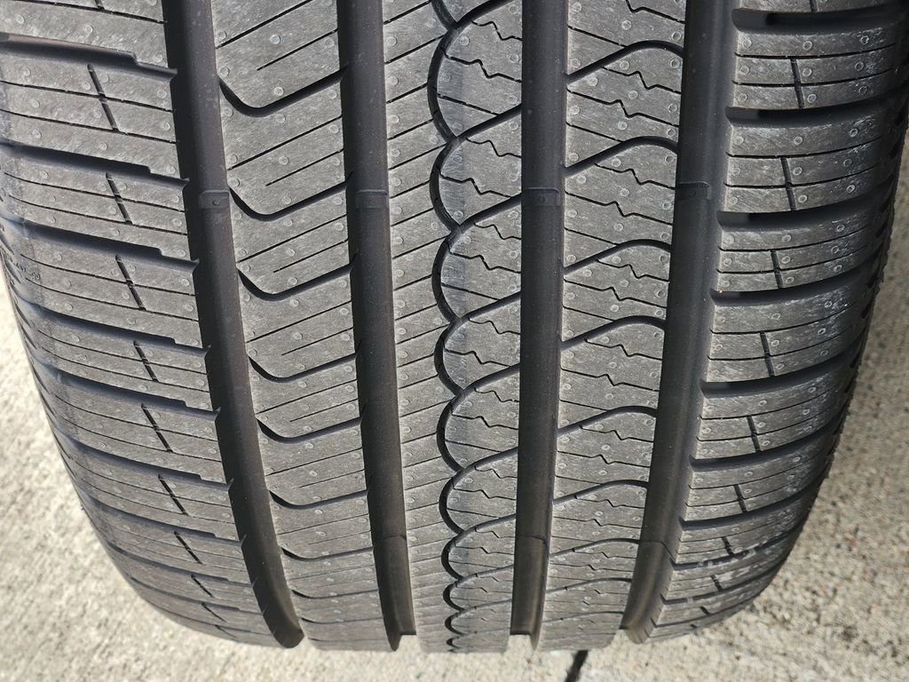 Used 2023 Ford F150 Lightning Platinum AWD/4WD image 11