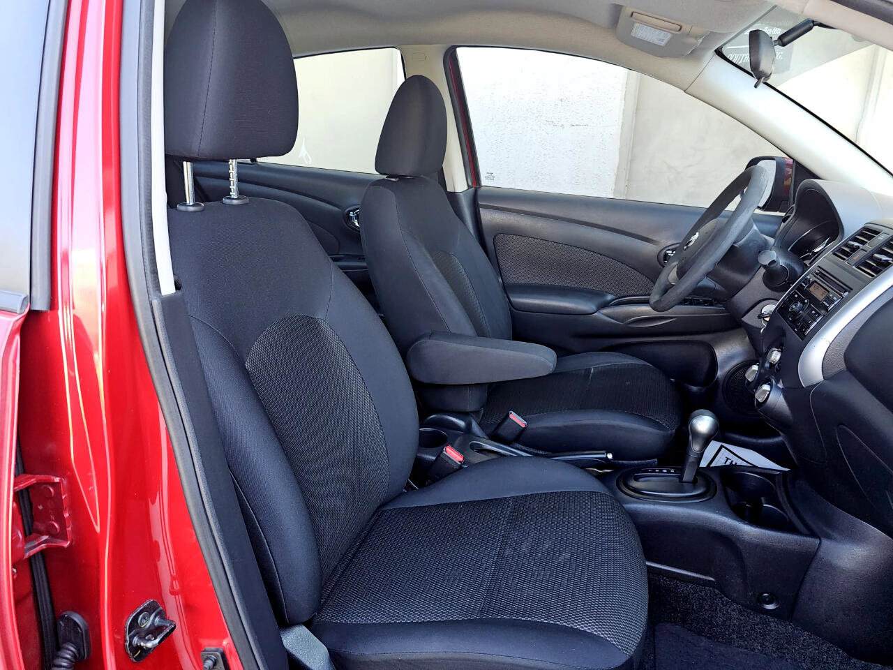 Used 2013 Nissan Versa SV image 27