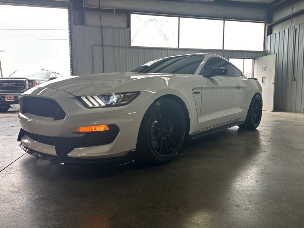Used 2017 Ford Mustang Shelby GT350 w/ Electronics Package RWD image 2