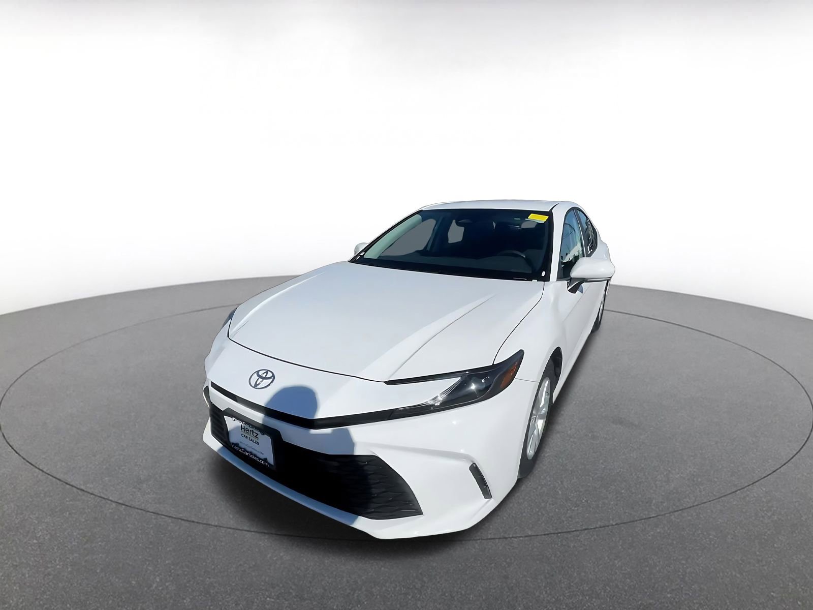 Used 2025 Toyota Camry LE image 7