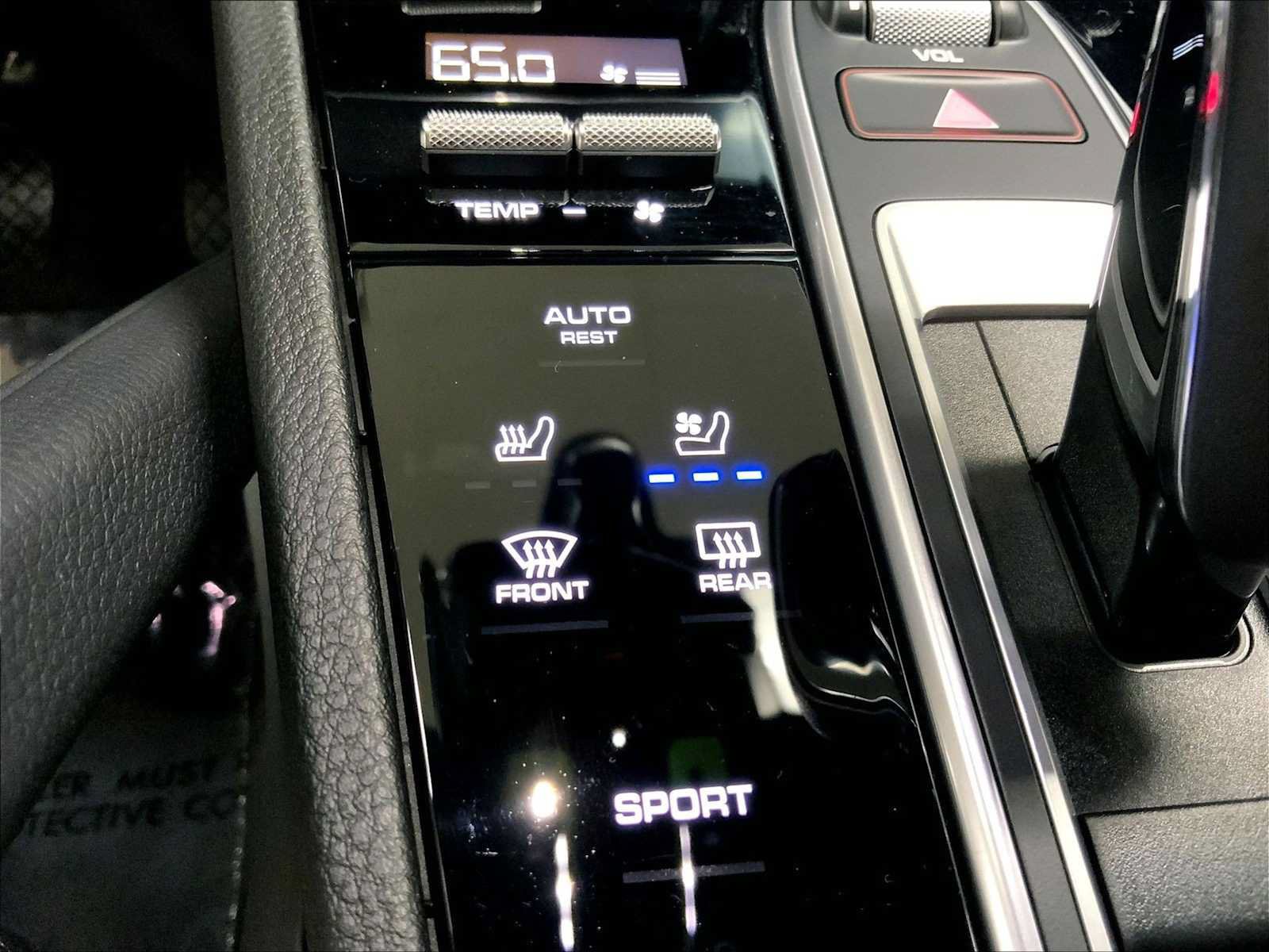 Certified 2023 Porsche Cayenne Platinum Edition AWD/4WD image 37
