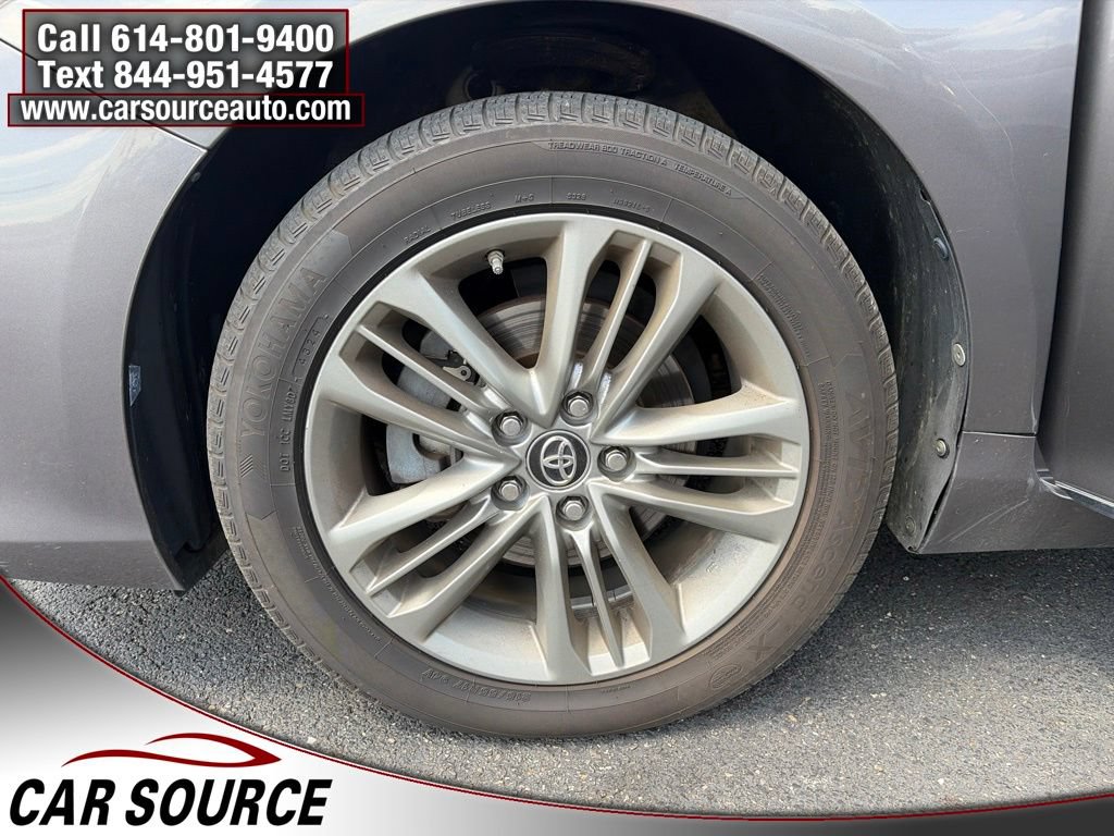 Used 2016 Toyota Camry SE w/ Moonroof Package FWD image 25