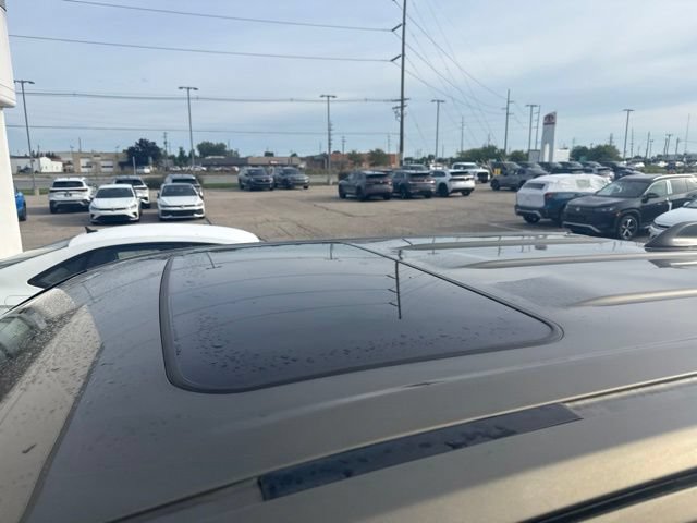 Used 2024 Toyota Tacoma TRD Off-Road w/ TRD Off Road Upgrade Package AWD/4WD image 10