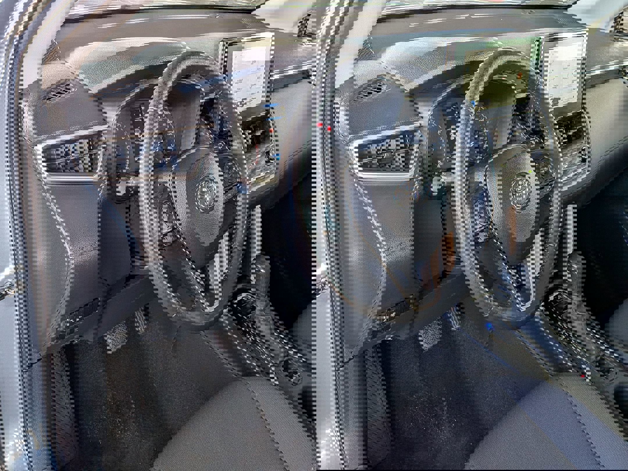 Certified 2023 Toyota Corolla Cross LE image 13