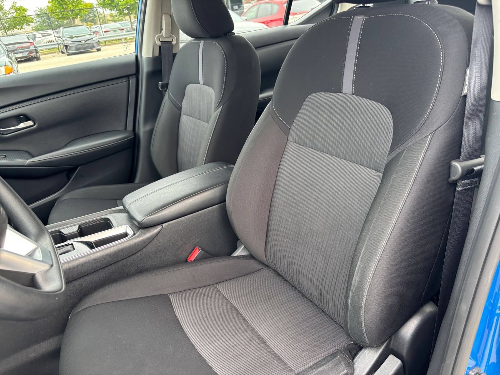 Used 2025 Nissan Sentra SV FWD image 33