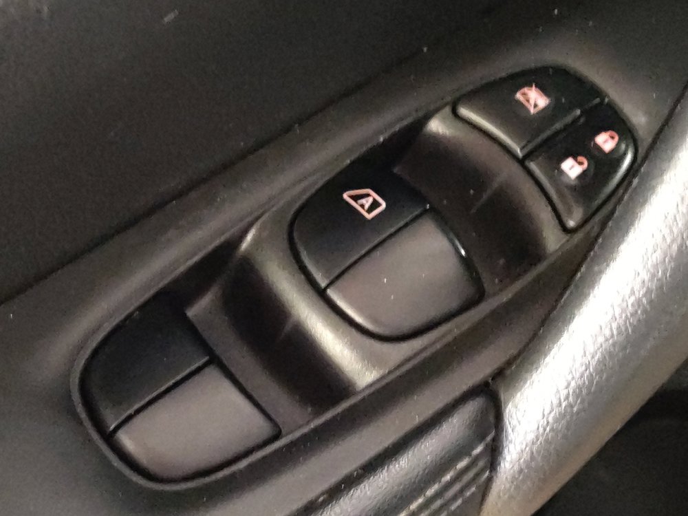 Used 2018 Nissan Rogue SV FWD image 27