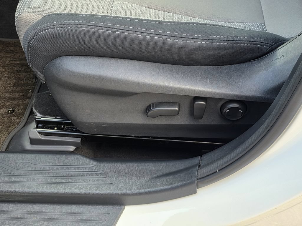 Used 2025 Subaru Outback Premium AWD/4WD image 17