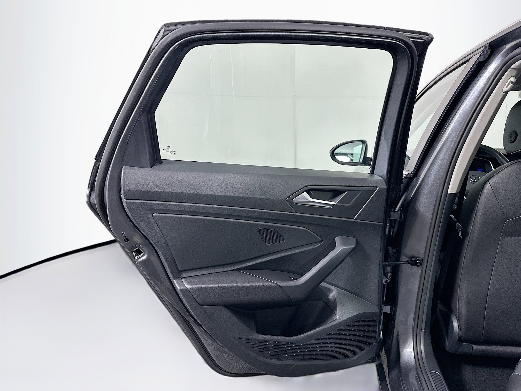 Used 2024 Volkswagen Jetta SE image 25