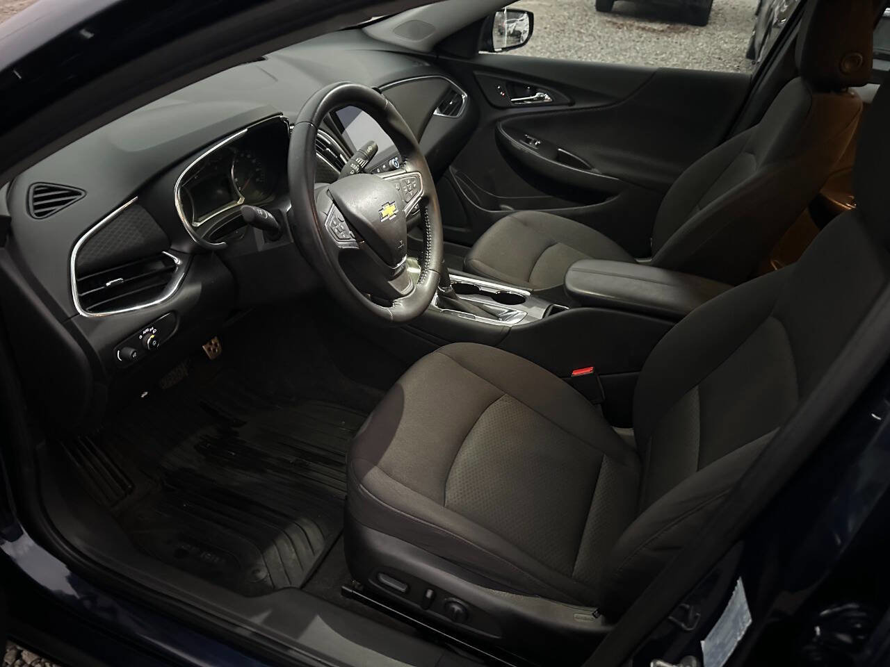 Used 2016 Chevrolet Malibu LT image 11