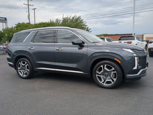 Used 2025 Hyundai Palisade SEL FWD image 2