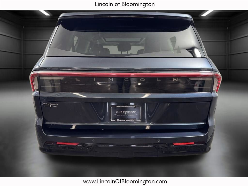 Used 2025 Lincoln Navigator L Reserve image 6