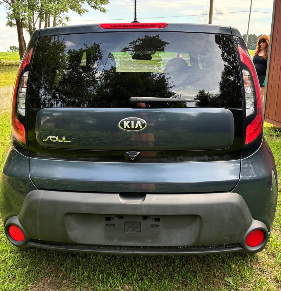 Used 2015 Kia Soul + w/ Audio Package FWD image 8