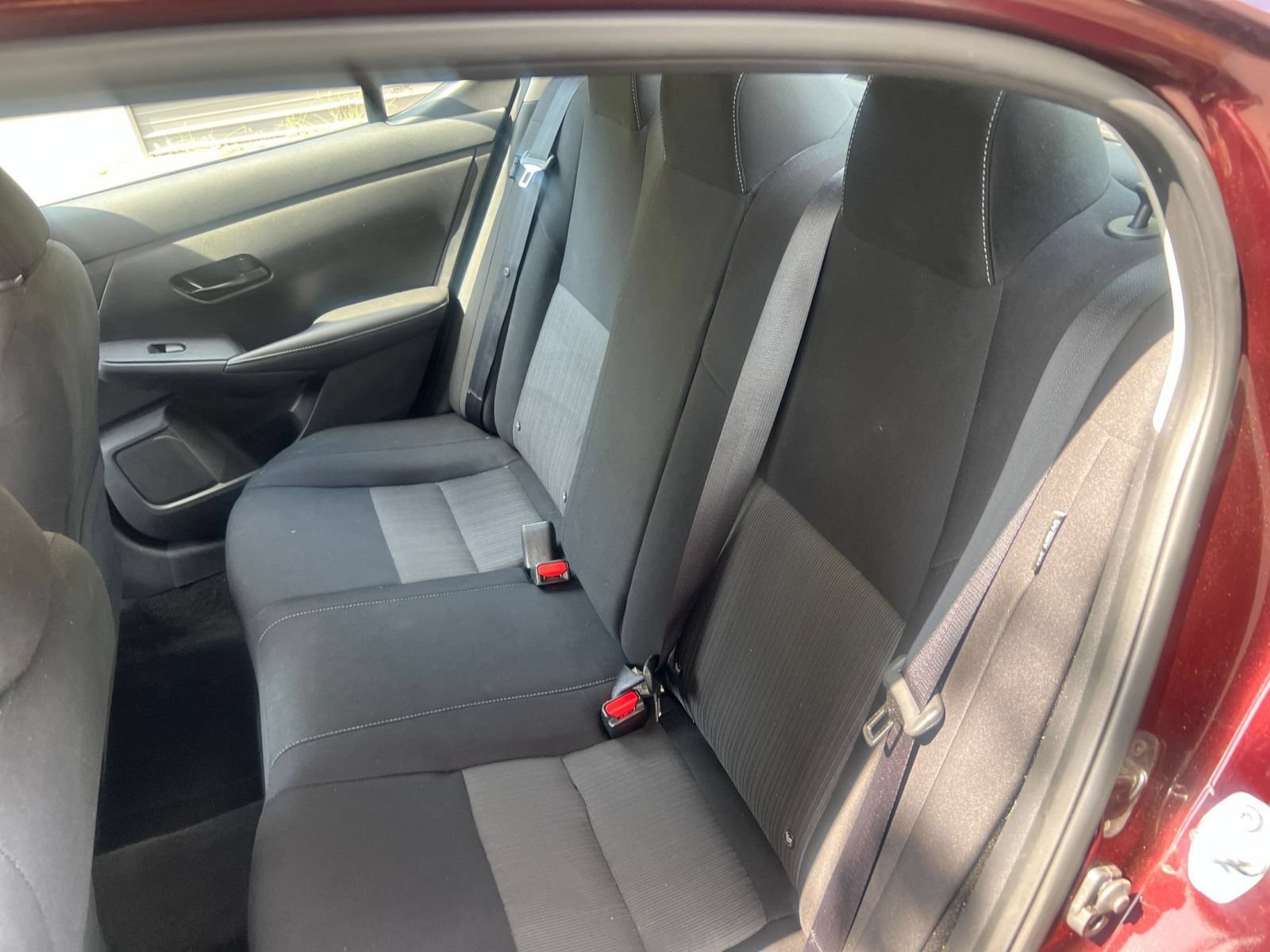 Used 2025 Nissan Sentra SV FWD image 32