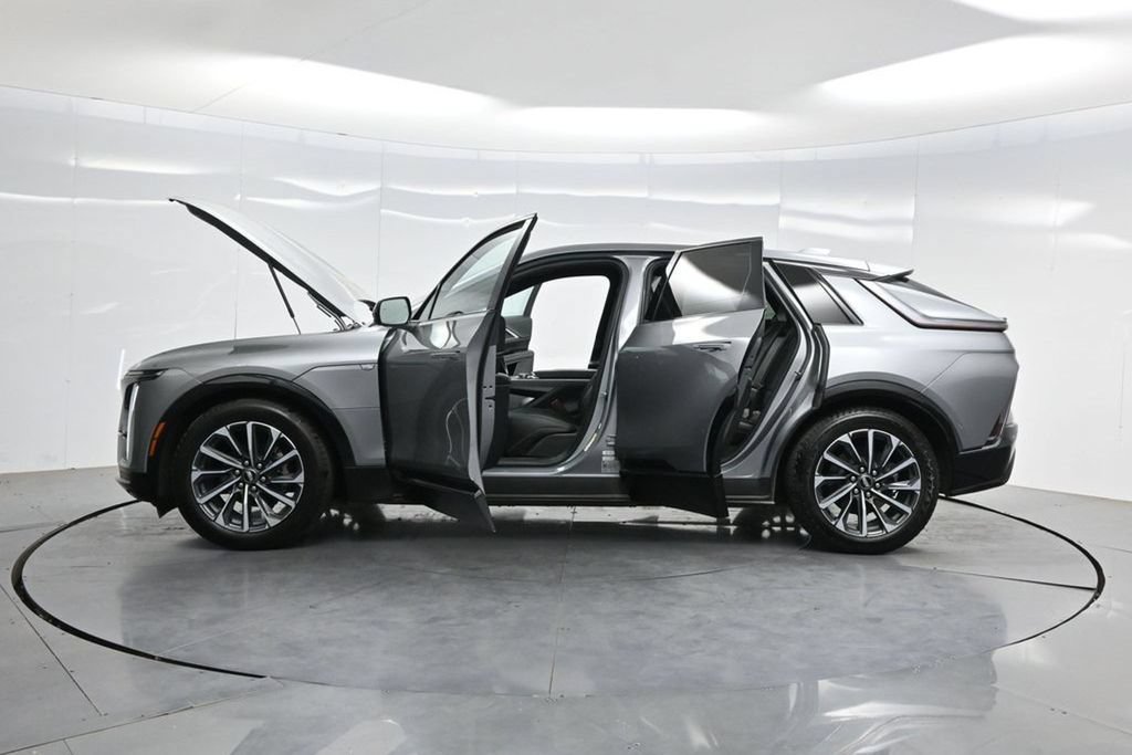 Used 2024 Cadillac Lyriq Sport RWD image 47