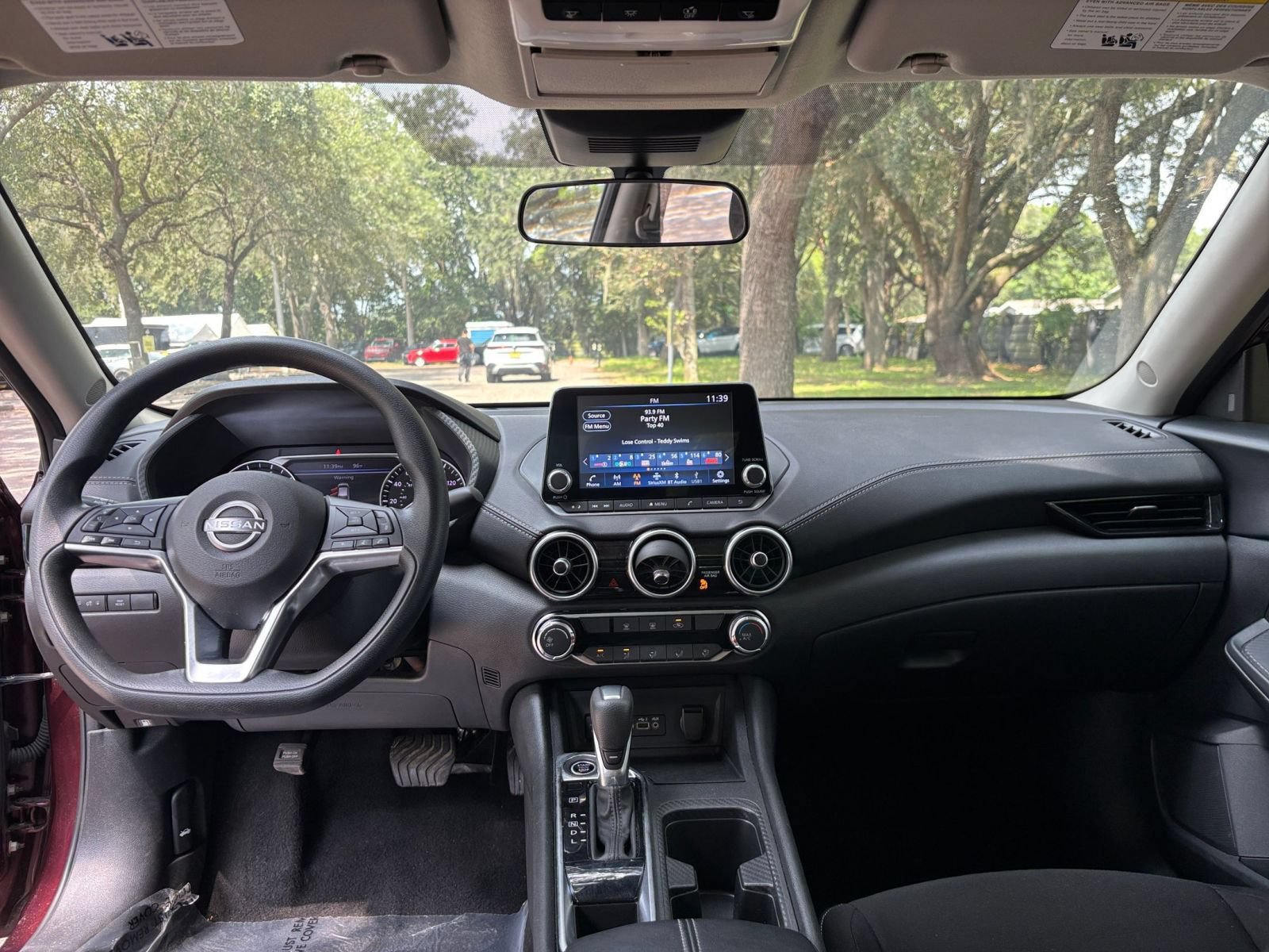 Used 2025 Nissan Sentra SV FWD image 30