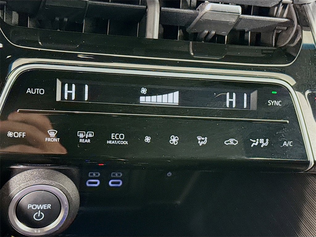 Used 2023 Toyota Venza Nightshade image 22