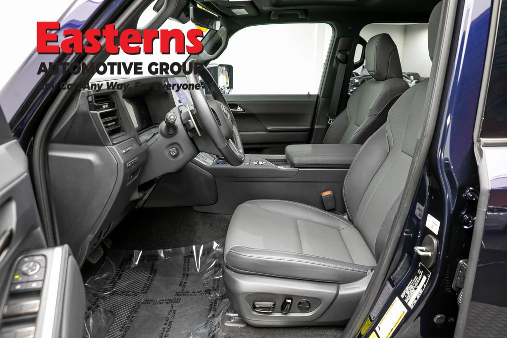 Used 2025 Lexus GX 550 w/ Accessory Package (2T) AWD/4WD image 14