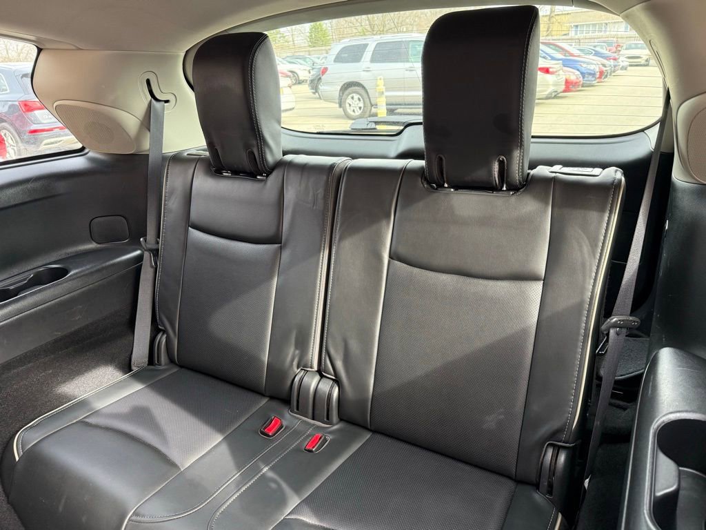 Used 2019 INFINITI QX60 Luxe w/ Essential Package image 17