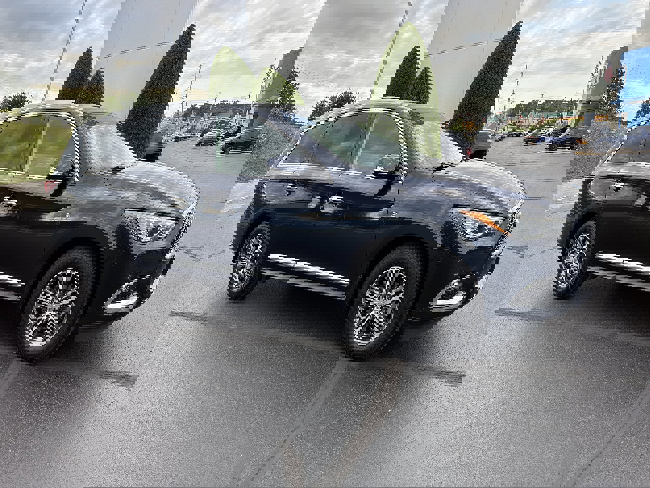 Used 2019 INFINITI QX60 Luxe w/ Essential Package