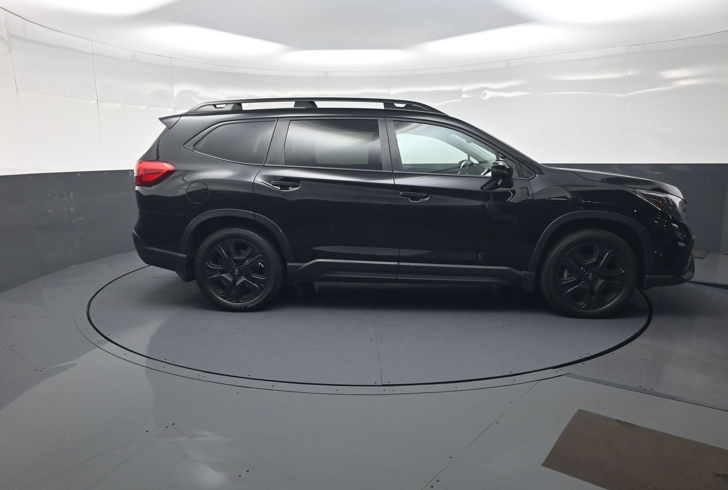 Used 2023 Subaru Ascent Onyx Edition AWD/4WD image 2