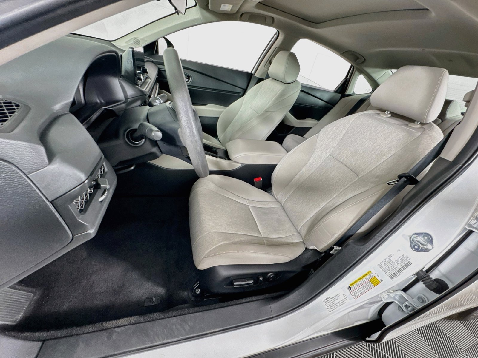 Used 2023 Honda Accord EX image 11