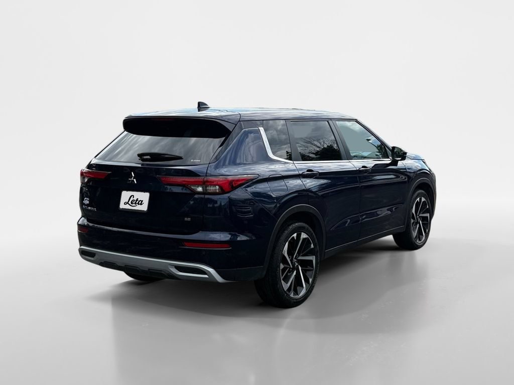 Used 2024 Mitsubishi Outlander SE AWD/4WD image 4