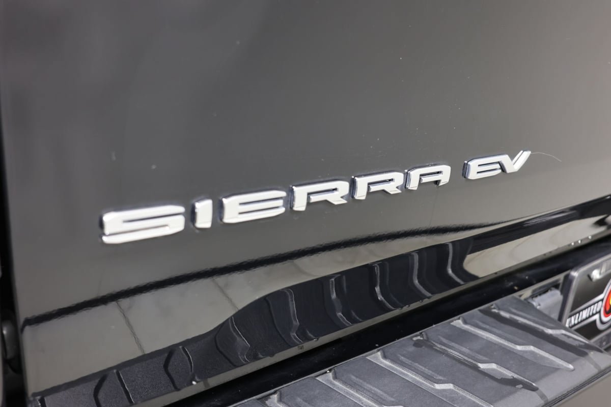 Used 2025 GMC Sierra EV Denali AWD/4WD image 45