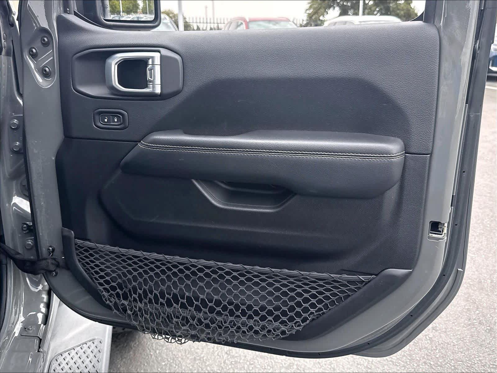 Used 2020 Jeep Gladiator Overland AWD/4WD image 31