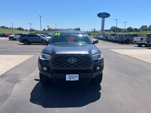 Used 2022 Toyota Tacoma TRD Off-Road w/ Technology Package AWD/4WD image 2