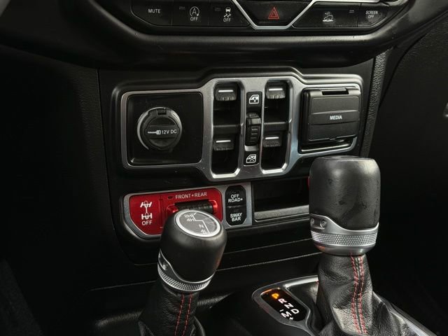 Used 2021 Jeep Wrangler Unlimited Rubicon w/ Dual Top Group image 24