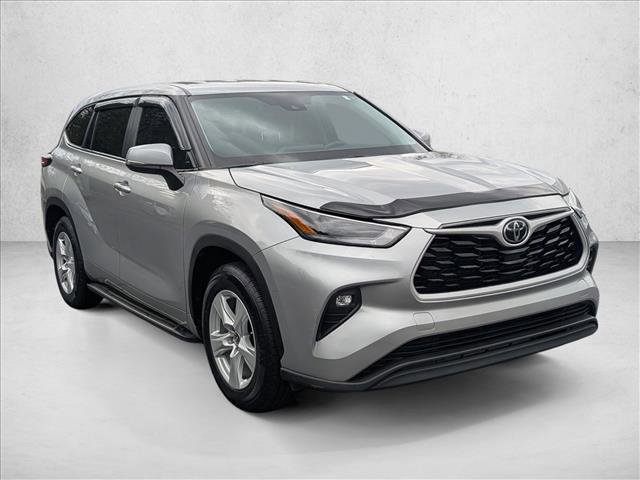 Certified 2024 Toyota Highlander LE image 3
