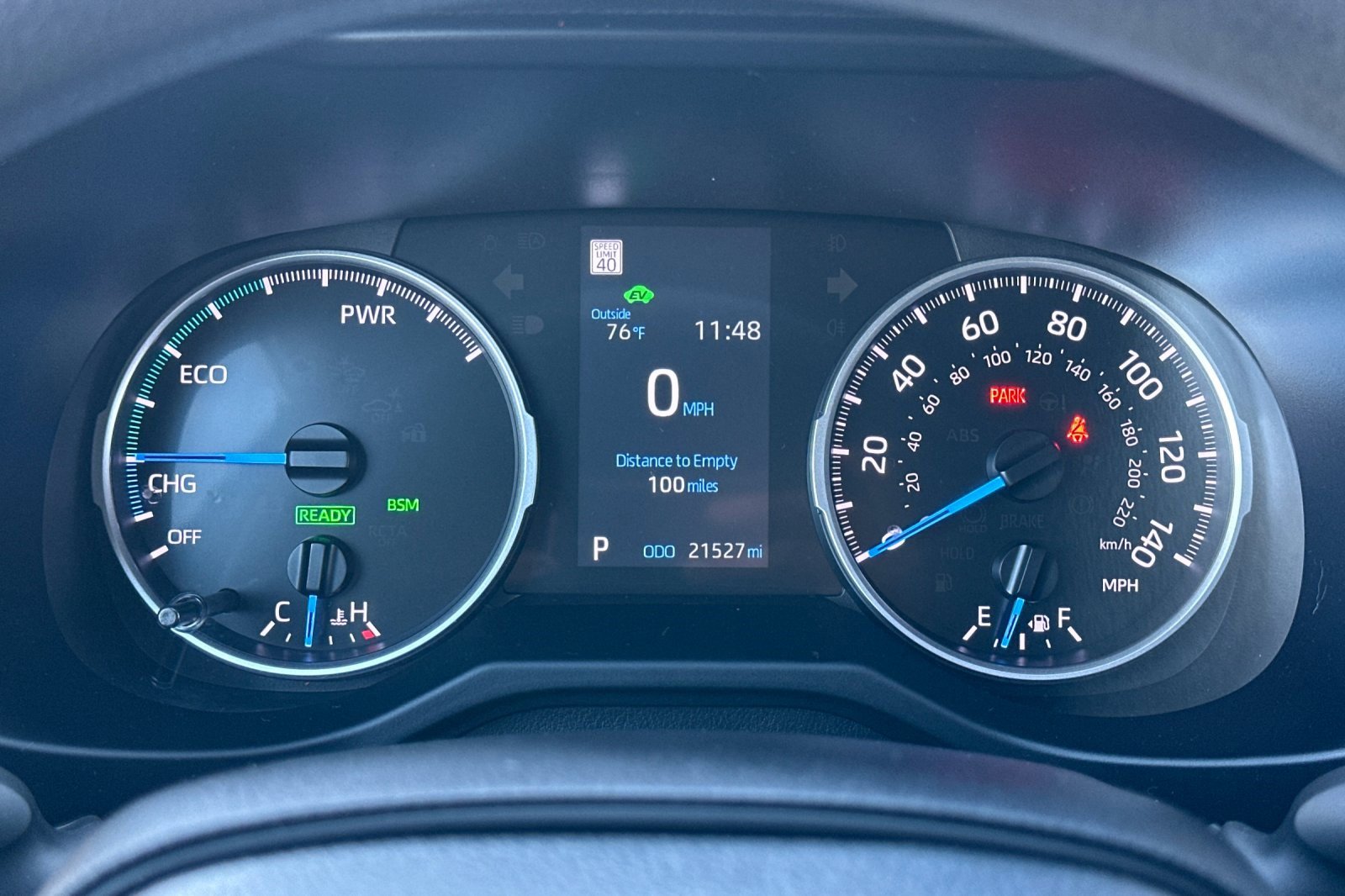 Used 2022 Toyota RAV4 LE image 37