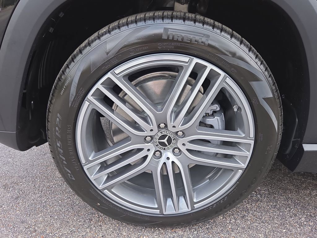 New 2026 Mercedes-Benz GLS 450 4MATIC image 9