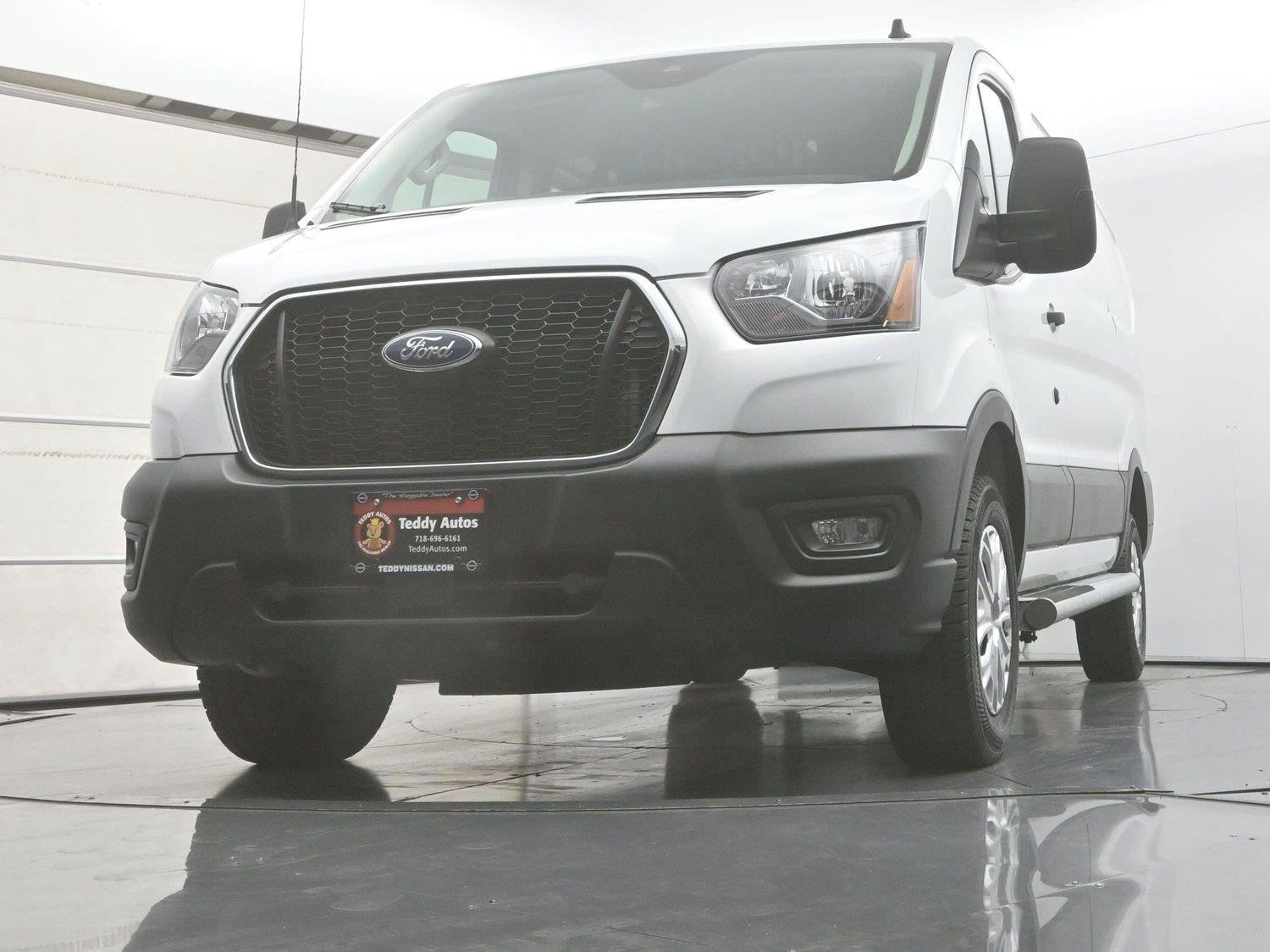 Used 2025 Ford Transit 250 Low Roof w/ Exterior Upgrade Package RWD image 29