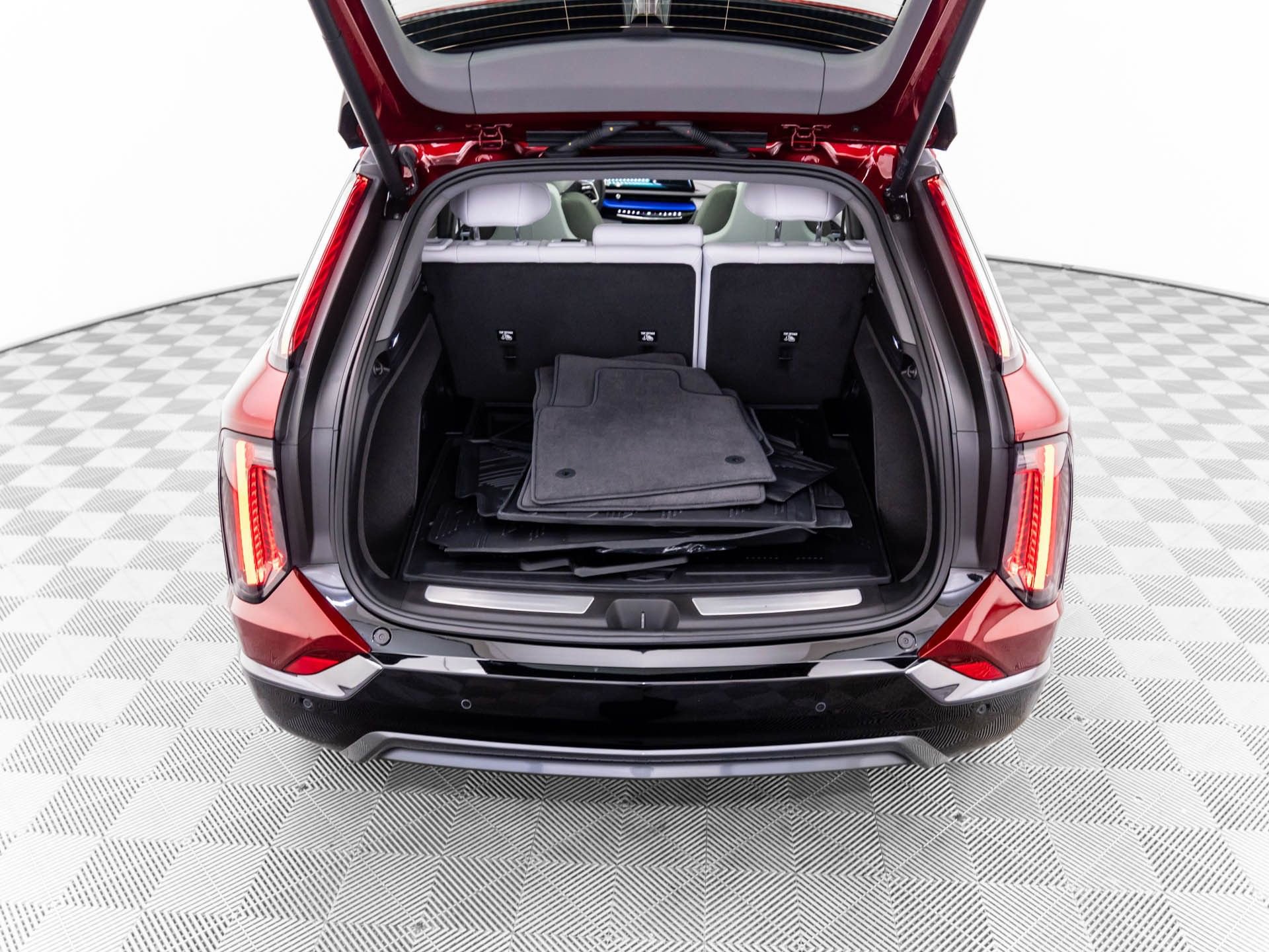 New 2026 Cadillac Optiq Sport 1 image 27