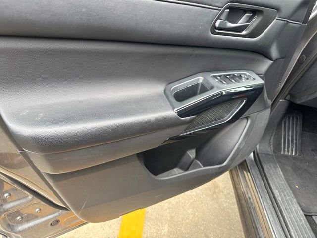 Used 2023 Nissan Pathfinder S FWD image 29