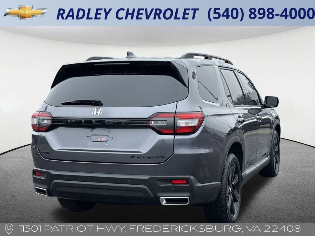 Used 2025 Honda Pilot Black Edition image 17