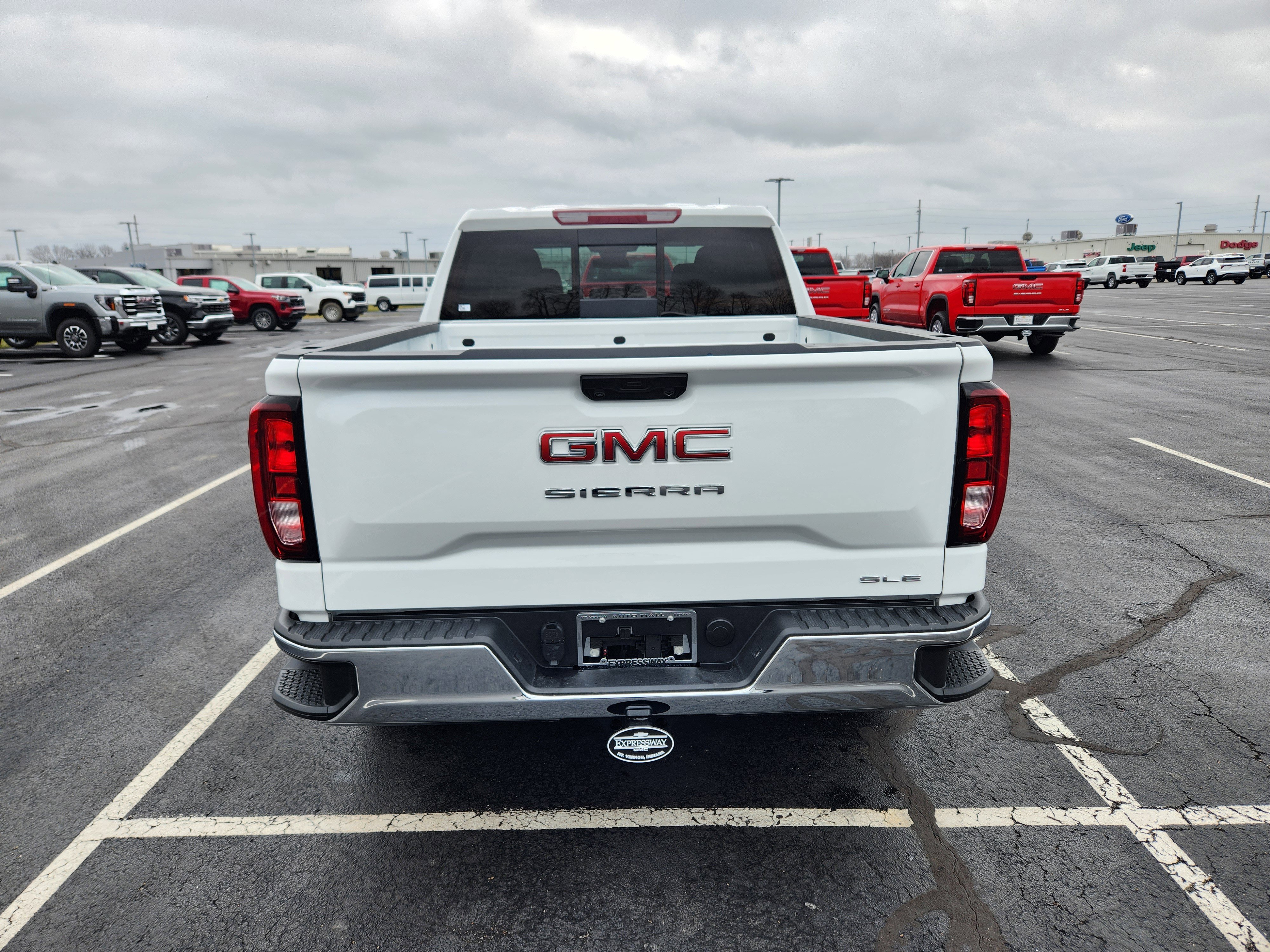 New 2025 GMC Sierra 1500 SLE w/ Preferred Package image 4