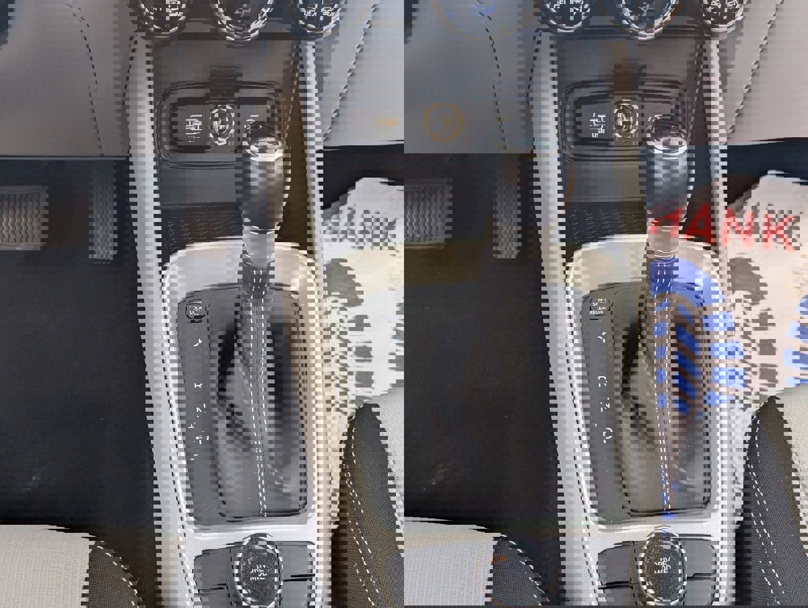 Used 2025 Hyundai Venue SEL image 22