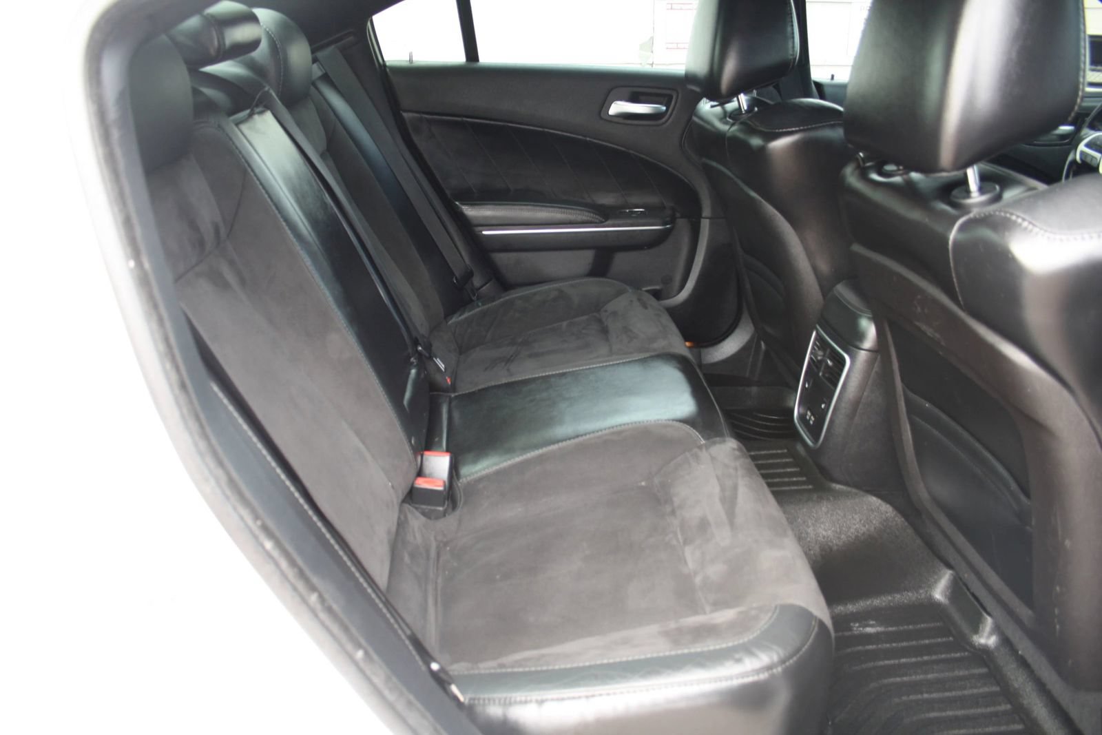 Used 2015 Dodge Charger R/T RWD image 11