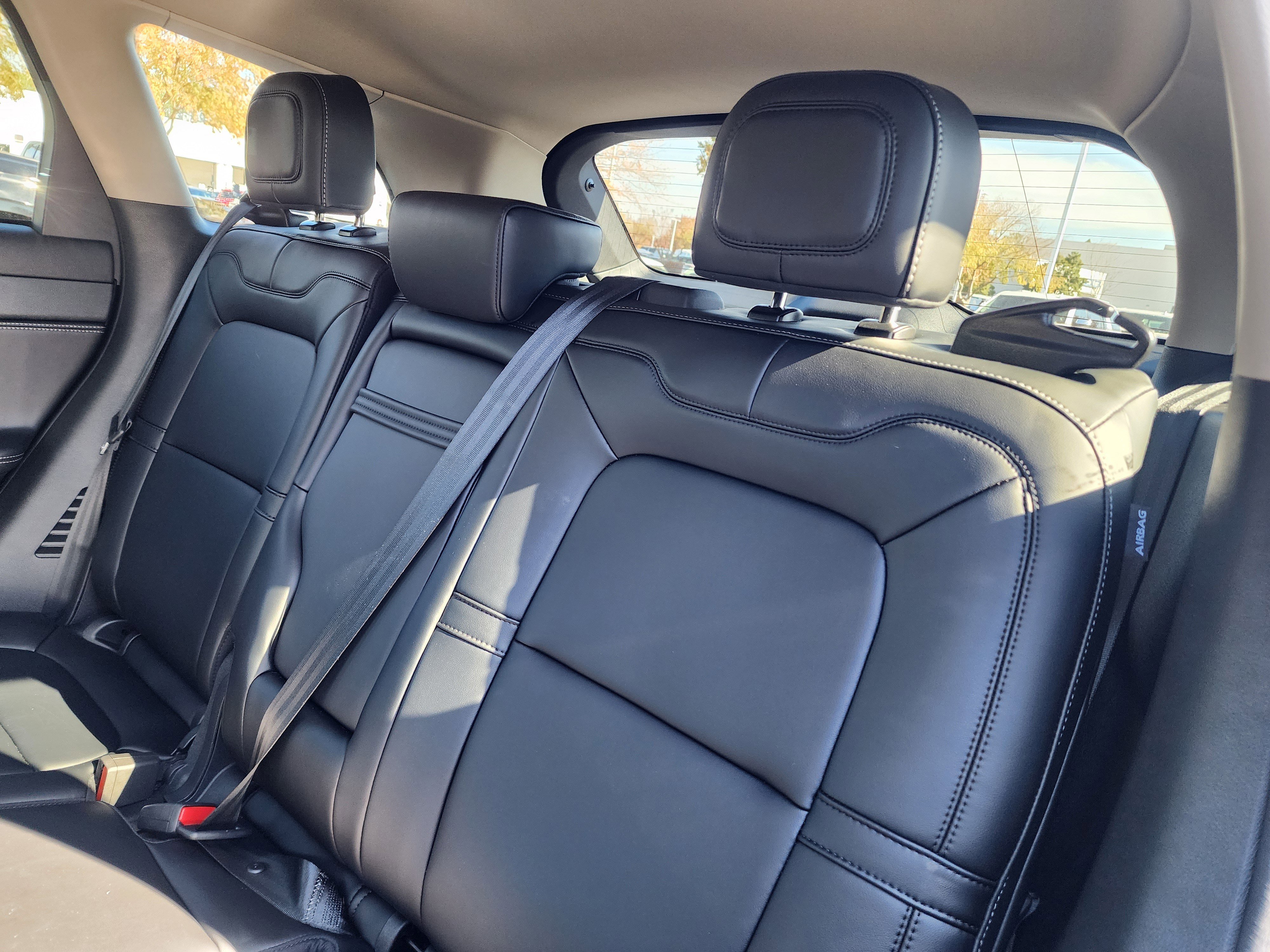 Used 2025 Lincoln Corsair FWD image 13