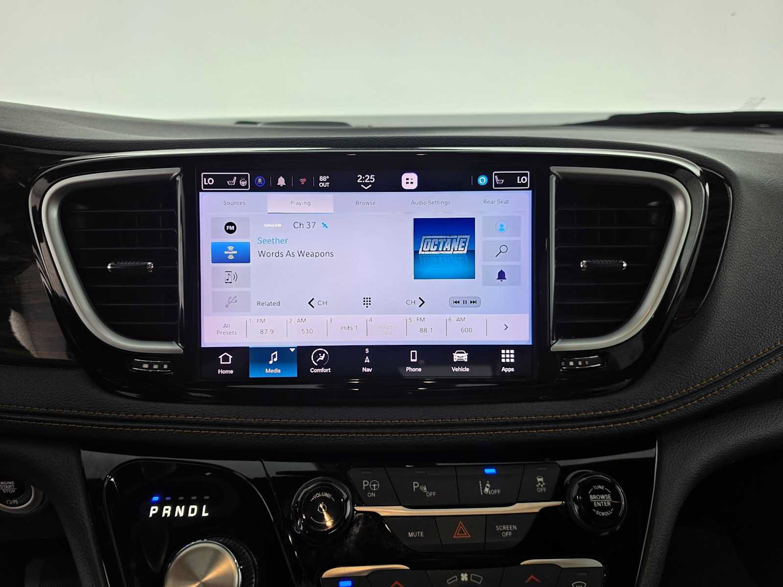 Used 2023 Chrysler Pacifica Pinnacle FWD image 26