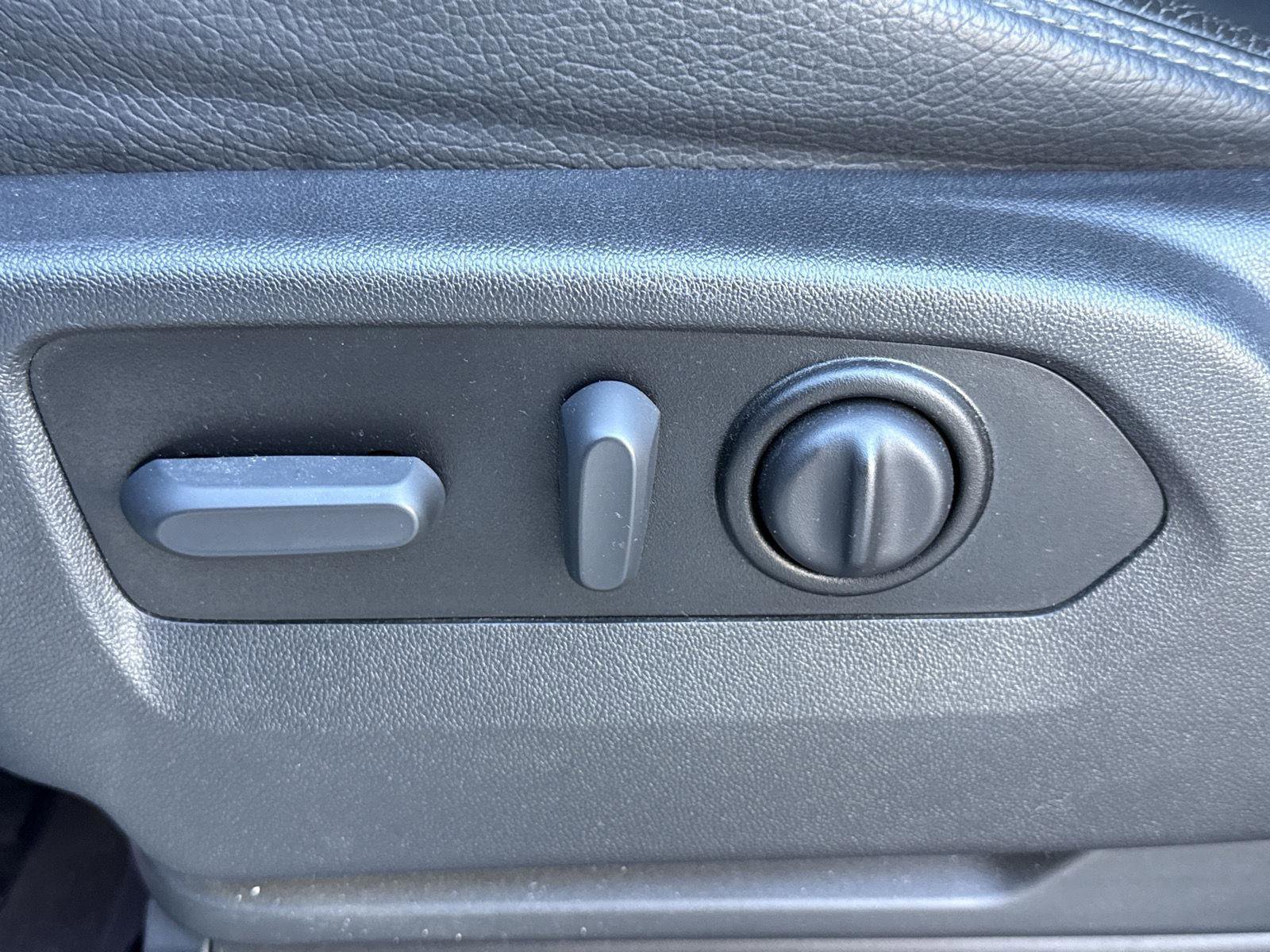 Used 2022 GMC Sierra 2500 Denali w/ Denali Ultimate Package image 17