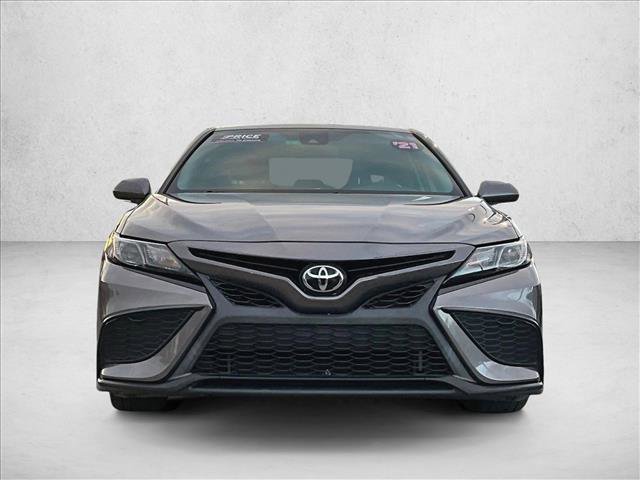 Used 2021 Toyota Camry SE w/ Convenience Package image 3