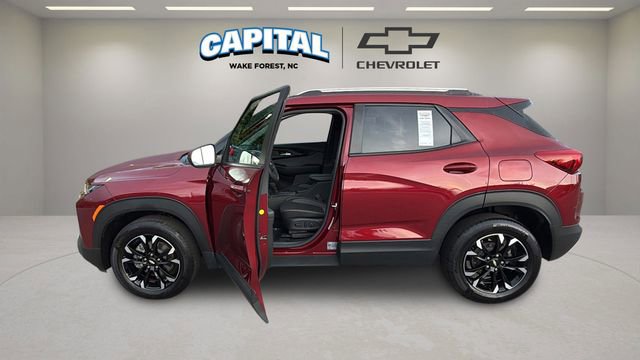 Used 2023 Chevrolet TrailBlazer LT w/ Convenience Package AWD/4WD image 9