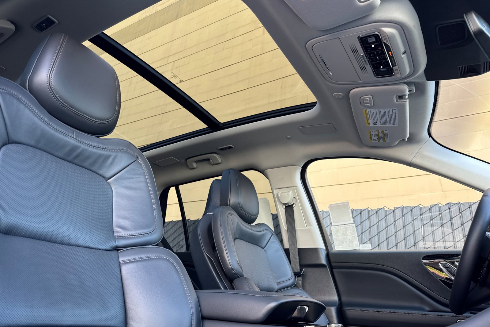 New 2025 Lincoln Aviator Reserve w/ Luxury Package image 17