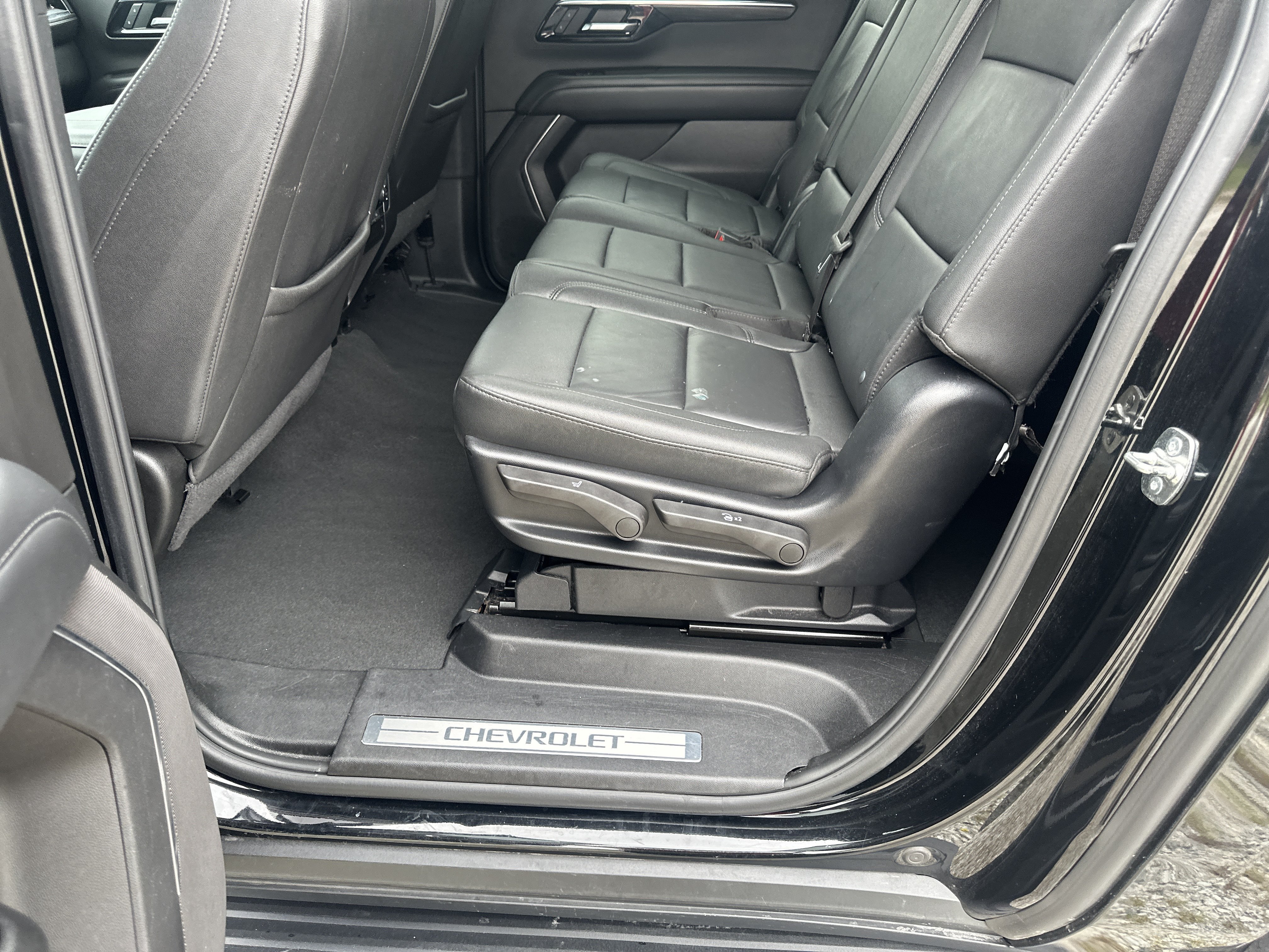 Used 2025 Chevrolet Suburban LT AWD/4WD image 20