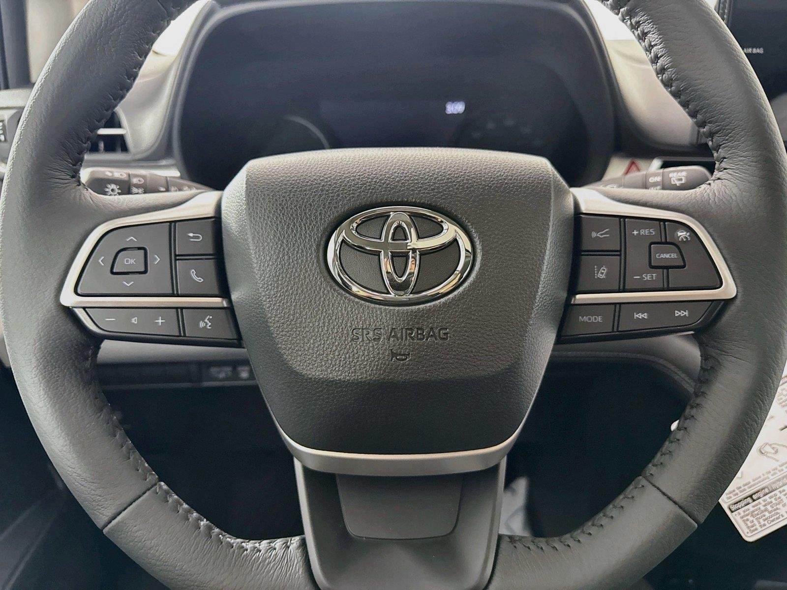 New 2026 Toyota Sienna XLE FWD image 17