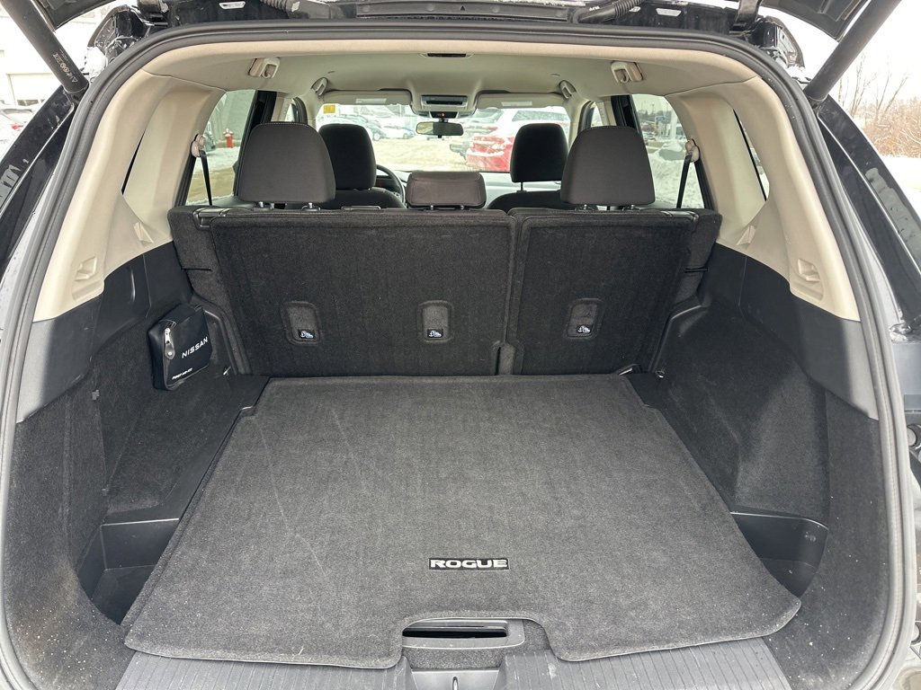 Used 2024 Nissan Rogue SV image 6